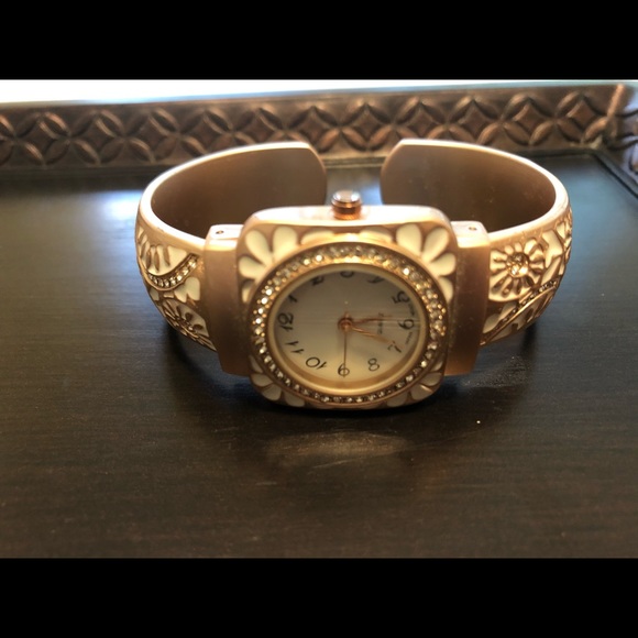 Watch - Picture 4 of 7